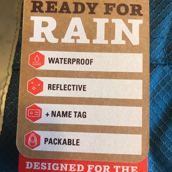 Arcadia Trail Reflective & Waterproof Dog Raincoat with Storage Bag Medium - Picture 6 of 7